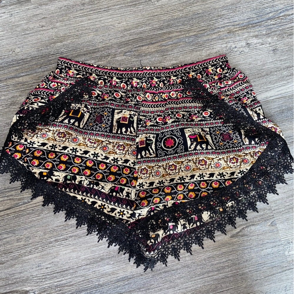 Multicolored Patterned Shorts with Lace Accents